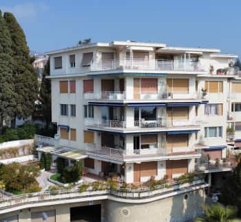 Apartamento de cinco habitaciones en San Remo